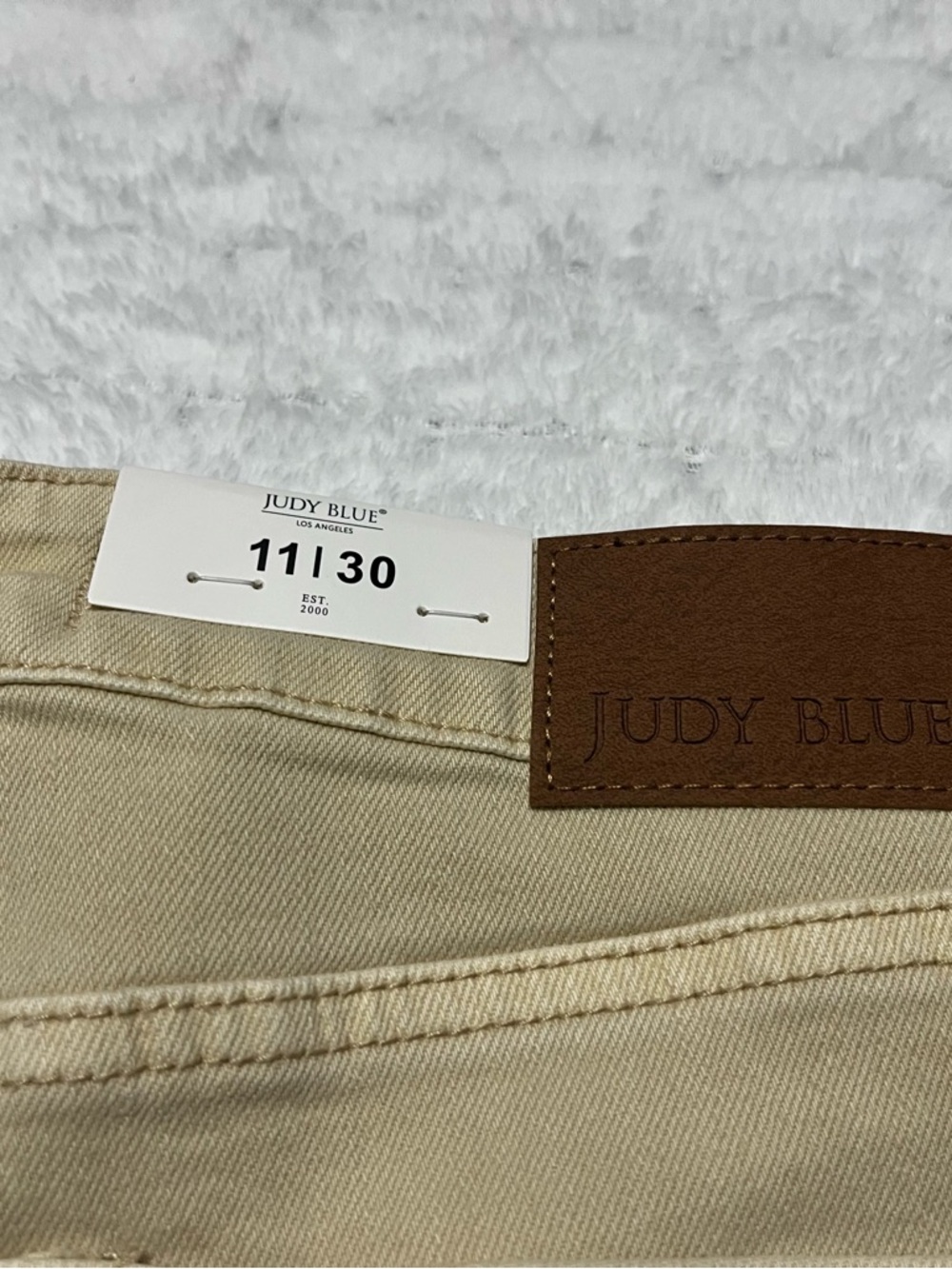 NWT Judy Blue Women's Skinny Jeans in Beige - Picture 5 of 5